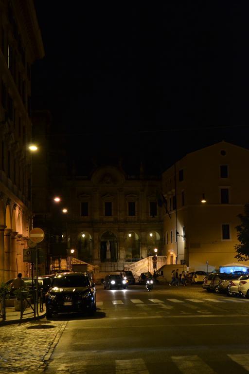 Arthouse Termini Hotel Рим Стая снимка